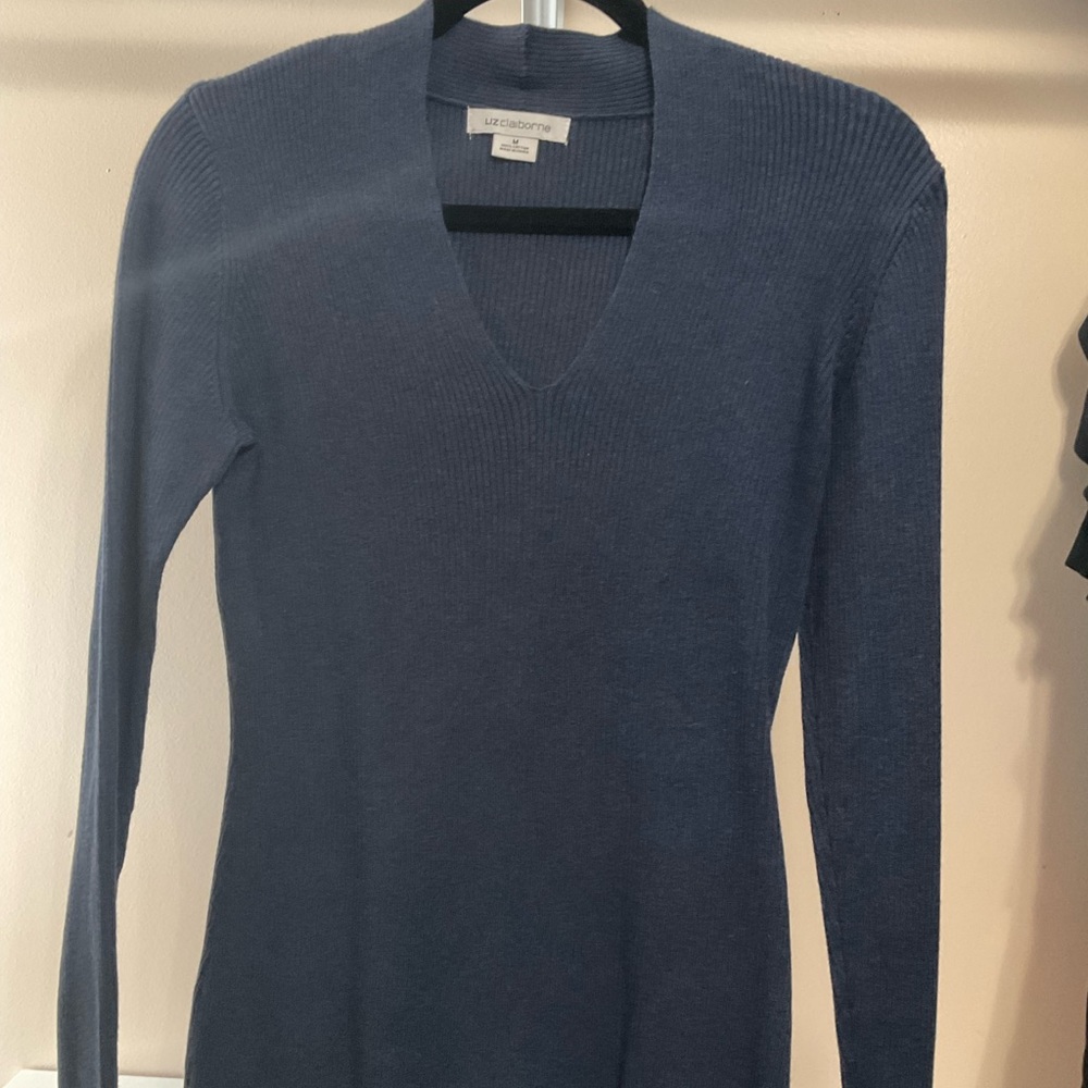 Liz Claiborne navy blue sweater